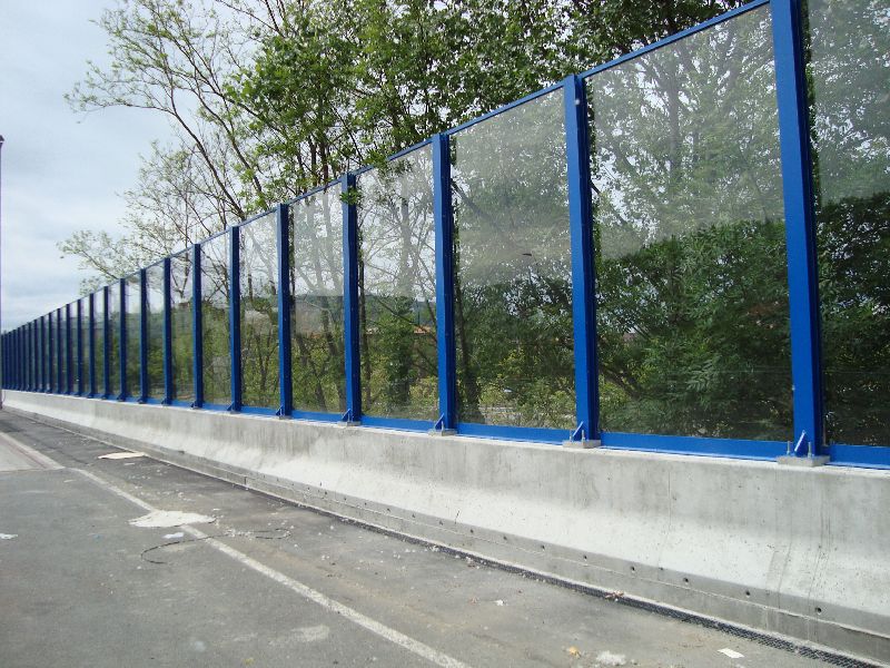 Noise barrier walls